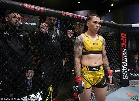 ufc wardrobe malfunction|UFC star Jessica Andrade reveals her BREAST。